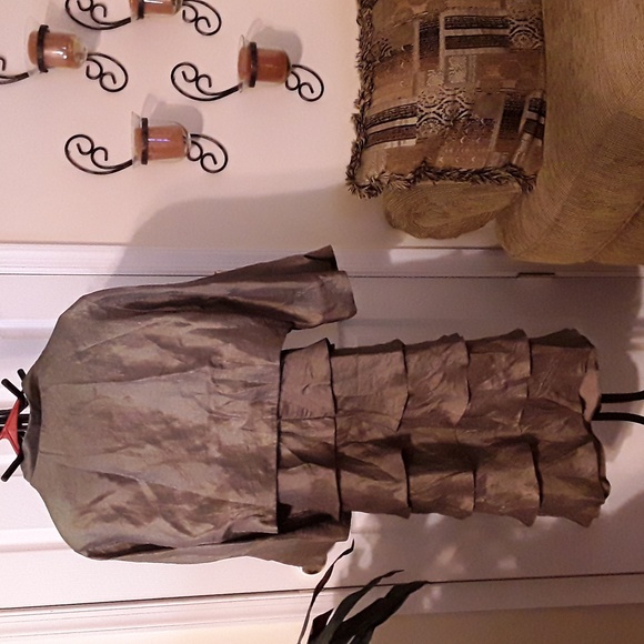 Dress - Picture 2 of 2